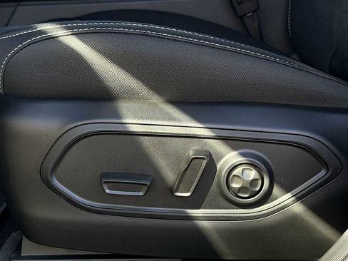 New 2025 Jeep Grand Cherokee Laredo image 14