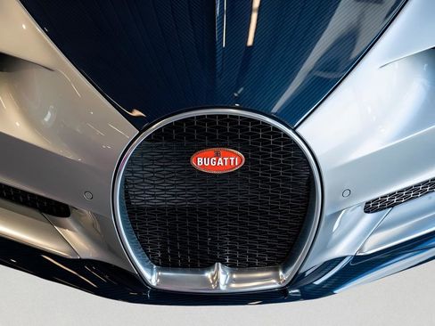 Used 2020 Bugatti Chiron image 3