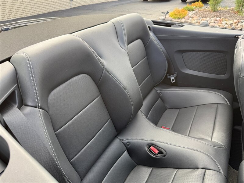 Used 2015 Ford Mustang GT Premium w/ Equipment Group 401A RWD image 33