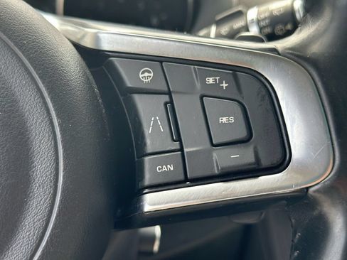 Used 2019 Jaguar F-PACE Prestige AWD/4WD image 23