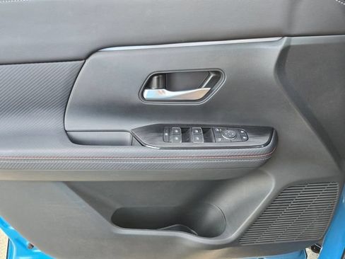 Used 2025 Nissan Kicks SR AWD/4WD image 35