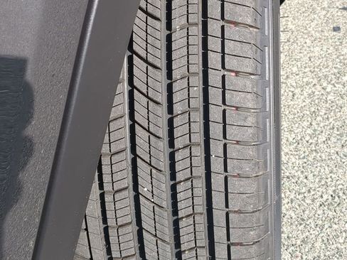 New 2026 Jeep Grand Cherokee Laredo image 12