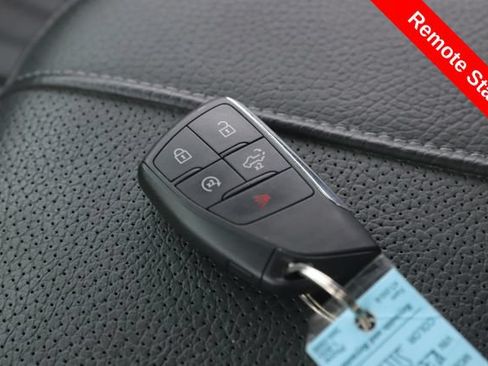 Used 2024 GMC Sierra 1500 Denali AWD/4WD image 3