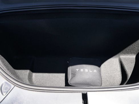 Used 2022 Tesla Model X AWD/4WD image 34