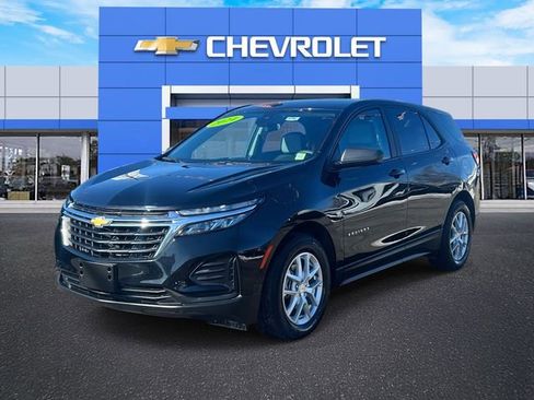 Certified 2024 Chevrolet Equinox LS FWD image 2