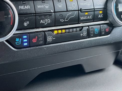 Used 2021 Ford Expedition XLT RWD image 19