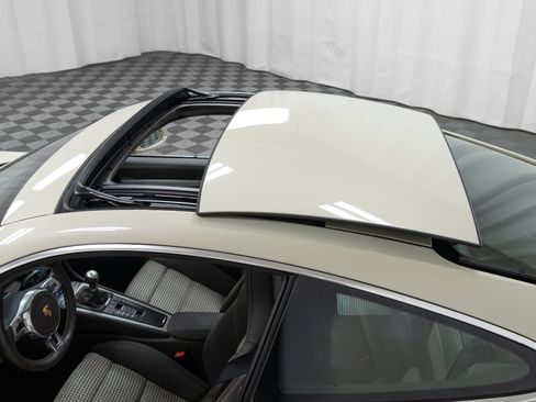 Certified 2014 Porsche 911 50th Anniversary Edition RWD image 24