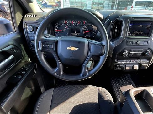 Used 2021 Chevrolet Silverado 2500 Custom w/ Custom Value Package AWD/4WD image 5