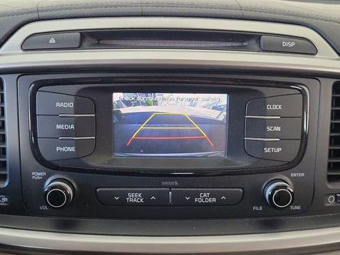 Used 2017 Kia Sorento LX image 11