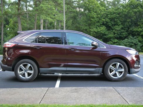 Used 2019 Ford Edge SEL w/ Equipment Group 201A FWD image 4