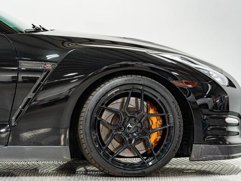 Used 2012 Nissan GT-R Premium AWD/4WD image 22