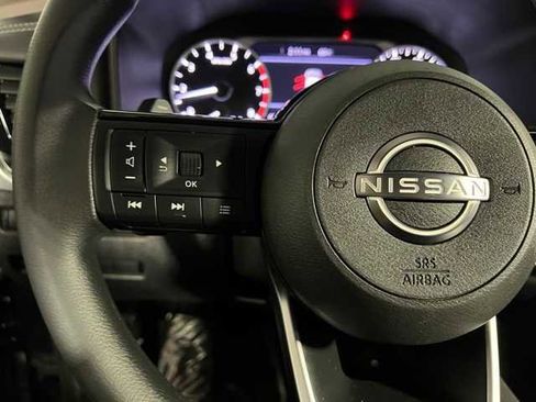 Certified 2022 Nissan Rogue SV image 17