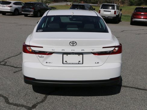 Used 2025 Toyota Camry LE image 4