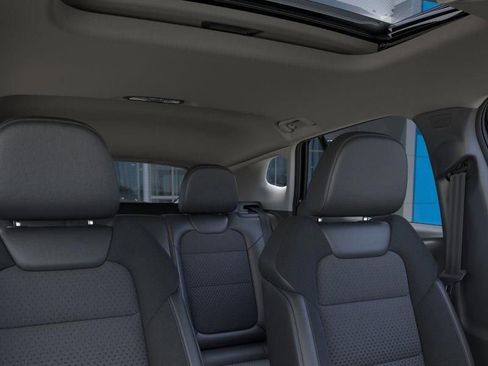 New 2026 Chevrolet Trax LT w/ Sunroof Package FWD image 24