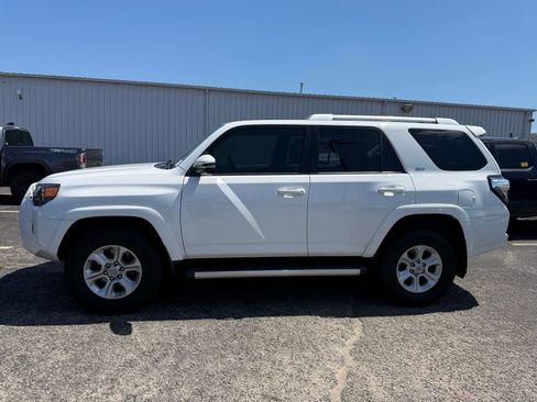 Used 2017 Toyota 4Runner SR5 Premium AWD/4WD image 4