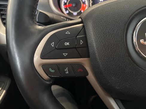 Used 2015 Jeep Cherokee Latitude w/ Cold Weather Group image 30