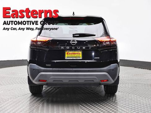 Used 2023 Nissan Rogue S AWD/4WD image 6