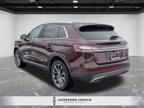Used 2022 Lincoln Nautilus Reserve image 3