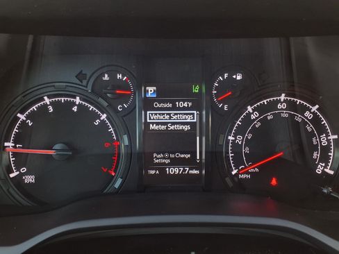 Used 2022 Toyota 4Runner SR5 Premium w/ Moonroof Package AWD/4WD image 15