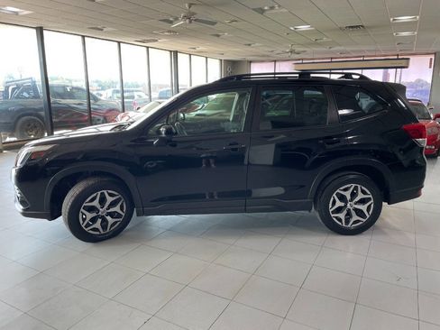 Used 2022 Subaru Forester Premium image 4
