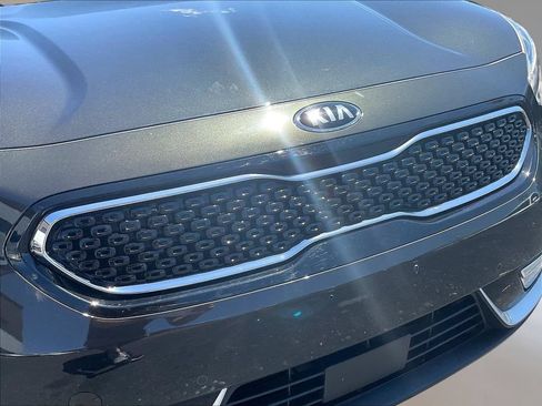 Used 2018 Kia Niro Touring FWD image 33