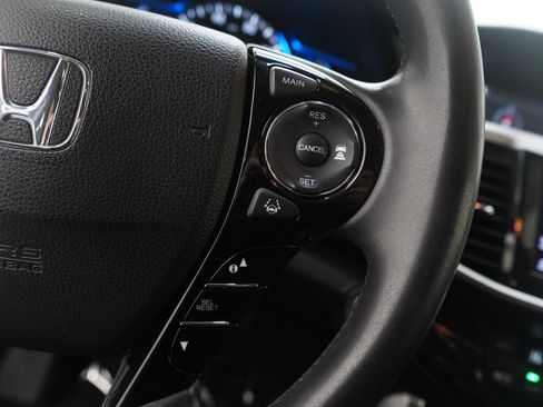 Used 2017 Honda Accord EX-L image 27