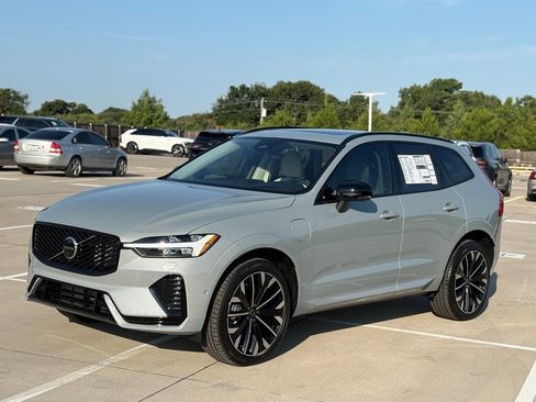 New 2026 Volvo XC60 T8 Ultra w/ Protection Package Premier image 2