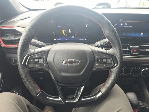 Used 2025 Chevrolet TrailBlazer RS w/ Convenience Package FWD image 13