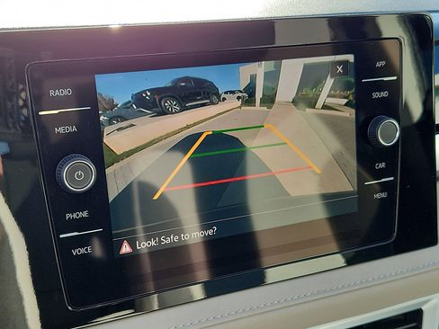 New 2026 Volkswagen Taos SE image 13