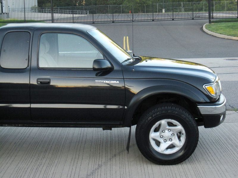Used 2003 Toyota Tacoma 4x4 Xtracab V6 w/ SR5 Pkg image 10