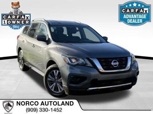 Used 2020 Nissan Pathfinder S image 1
