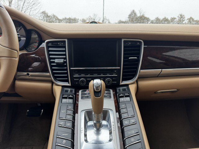 Used 2013 Porsche Panamera 4 w/ Bose Audio Pkg AWD/4WD image 31
