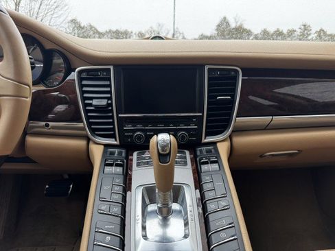 Used 2013 Porsche Panamera 4 w/ Bose Audio Pkg AWD/4WD image 31