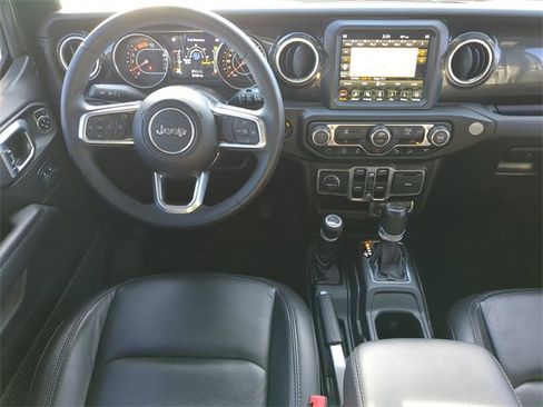 Used 2020 Jeep Wrangler Unlimited Sahara image 17