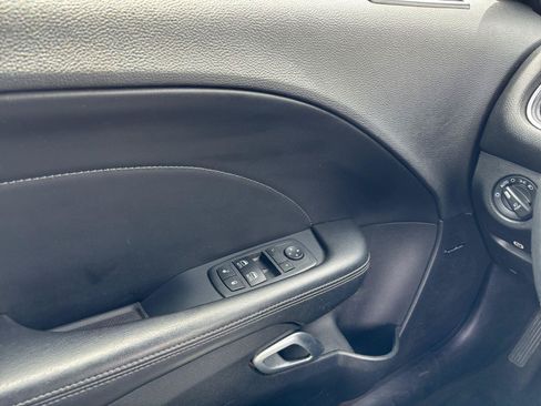 Used 2015 Dodge Challenger R/T Plus RWD image 18