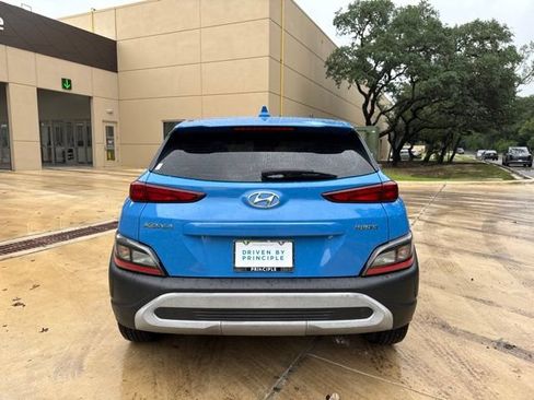 Used 2022 Hyundai Kona SE FWD image 3