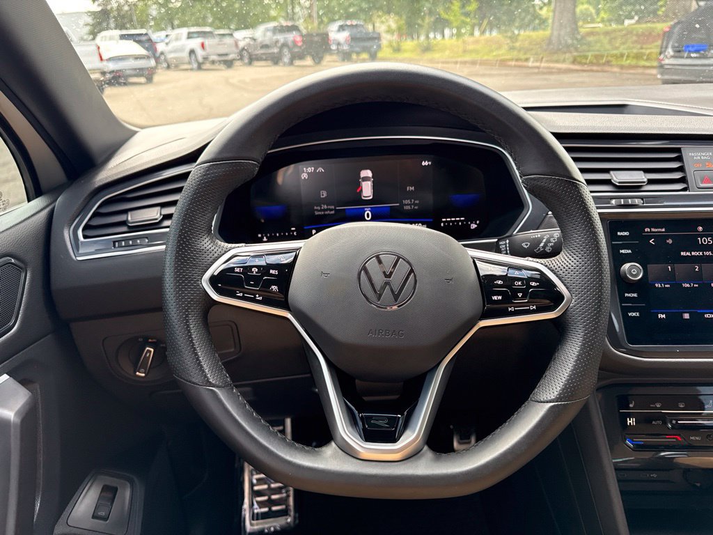 Used 2024 Volkswagen Tiguan SE R-Line AWD/4WD image 16