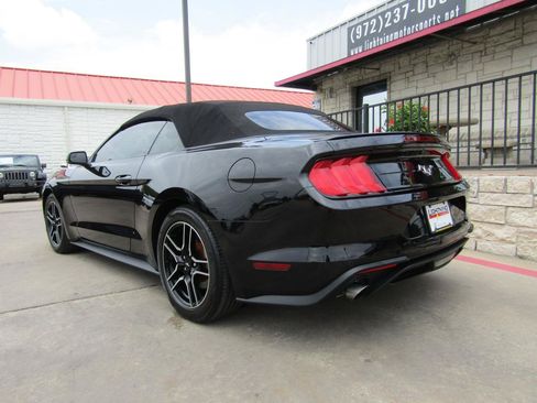 Used 2018 Ford Mustang Premium RWD image 4