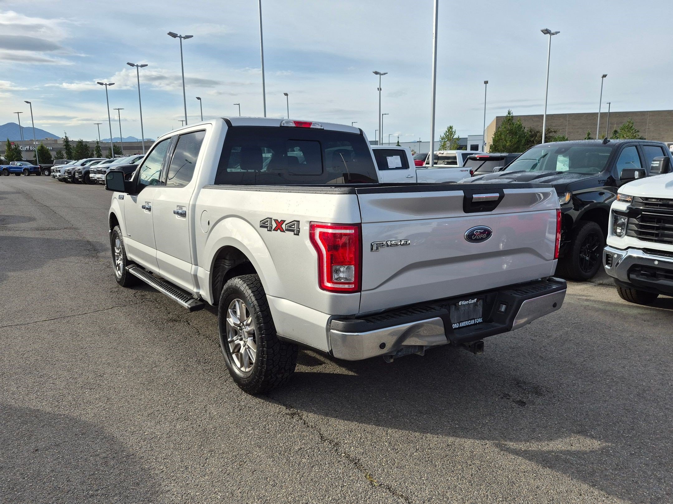 Used 2017 Ford F150 XLT w/ Equipment Group 302A Luxury AWD/4WD image 5