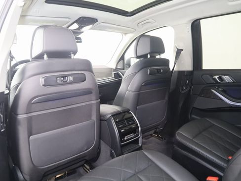 Used 2023 BMW X7 xDrive40i w/ Premium Package image 55