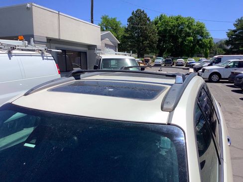 Used 2015 Chevrolet Traverse LTZ AWD/4WD image 24