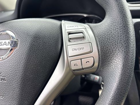 Used 2014 Nissan Rogue S FWD image 17