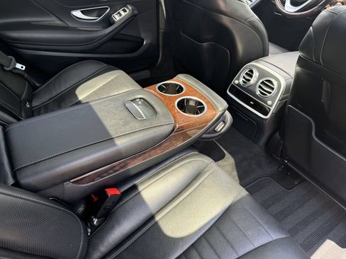 Used 2018 Mercedes-Benz S 560 Sedan image 27