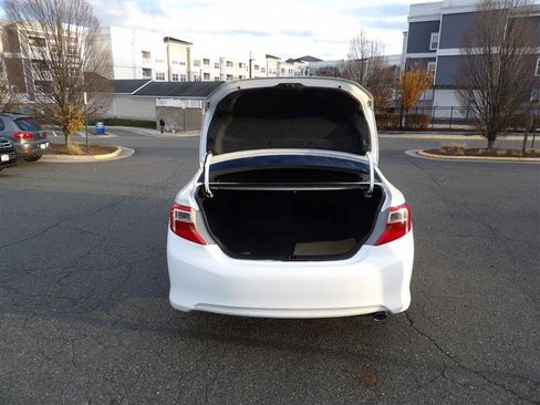 Used 2012 Toyota Camry XLE image 9