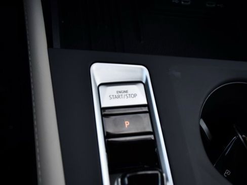 New 2026 Volkswagen Atlas SE image 13