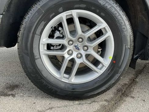 Used 2026 Ford Explorer Active AWD/4WD image 18