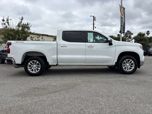 Used 2023 Chevrolet Silverado 1500 LT AWD/4WD image 2