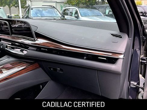 Used 2023 Cadillac Escalade Premium Luxury AWD/4WD image 17