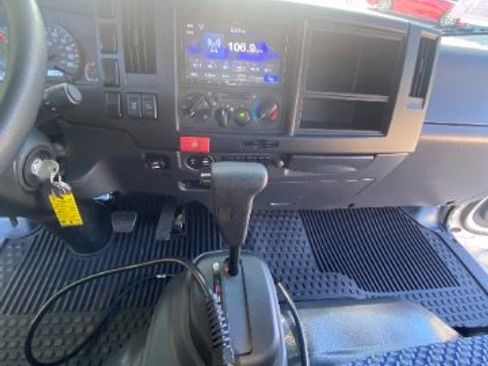 Used 2024 Isuzu NPR image 21