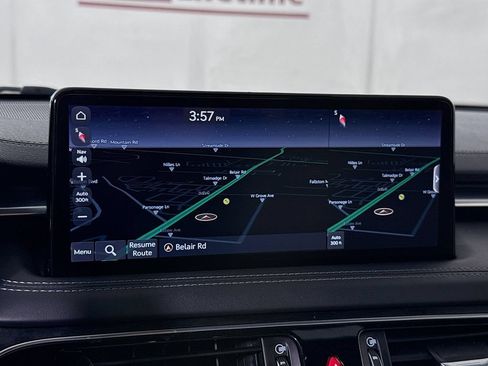 Used 2022 Genesis G70 2.0T RWD image 5